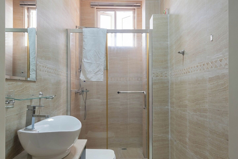 Bathroom 2, Blue Bell Suites and Apartments, Eti-Osa