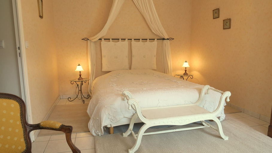 Bedroom 3, Les Salamandres, Loir-et-Cher