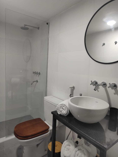 Bathroom 4, UPOINT Recoleta, Distrito Federal