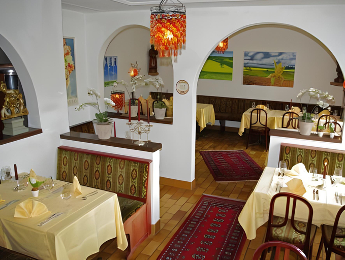 Food & Drinks 5, Hotel Hohberg "Next to BBC Arena", Schaffhausen