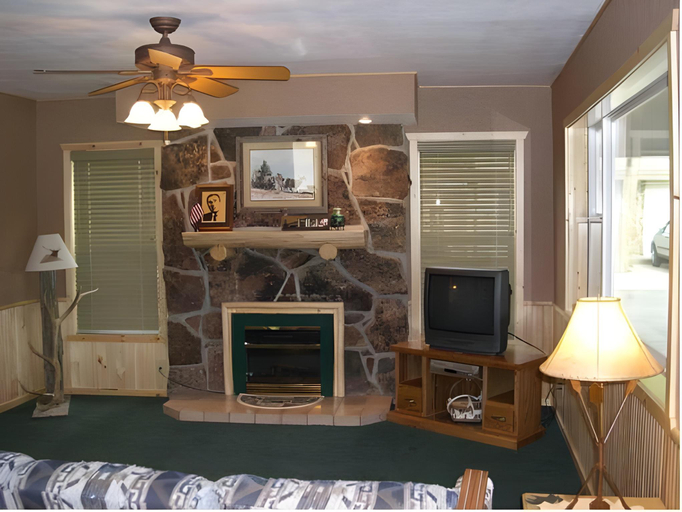 Bedroom, Stagecoach Inn & Suites, Fremont