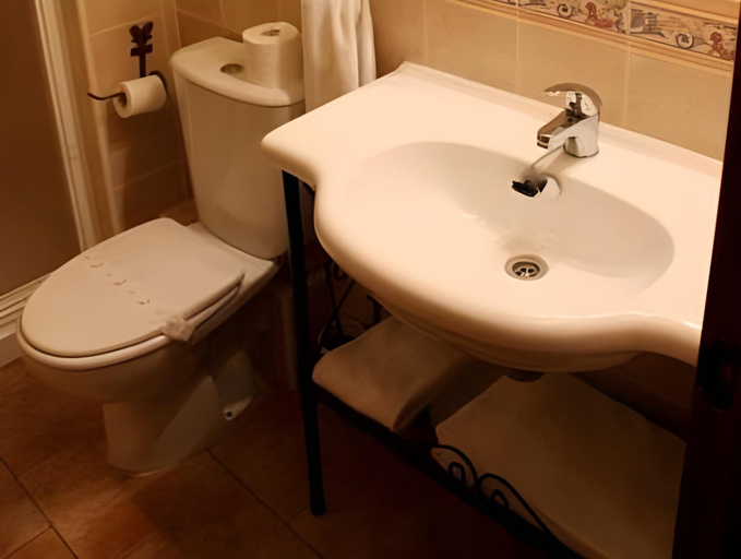 Bathroom 3, Hostal San Pedro, Cuenca