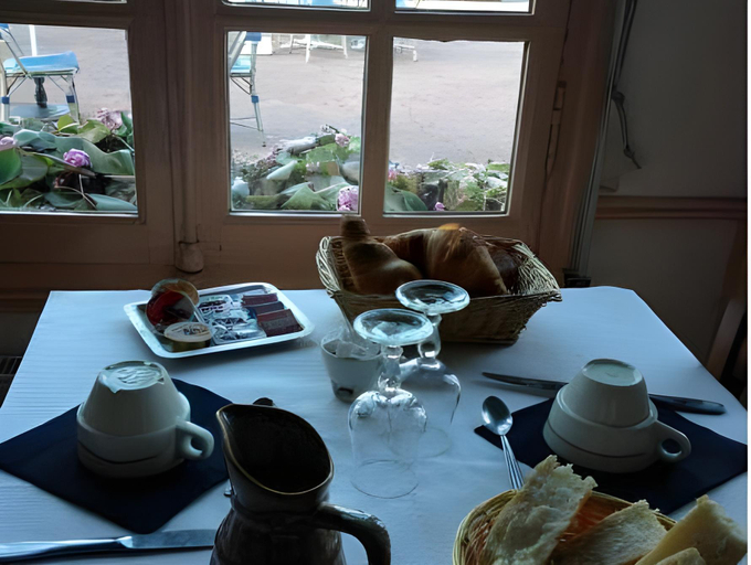 Others 4, Restaurant & Chambres d'Hotes L'Eau Vive, Eure