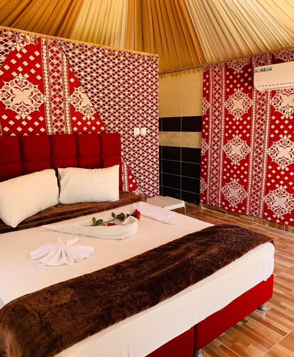 Sand star camp, Quaira