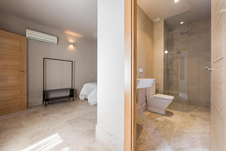 Bathroom 3, Chacon Apartments & Suites, Málaga
