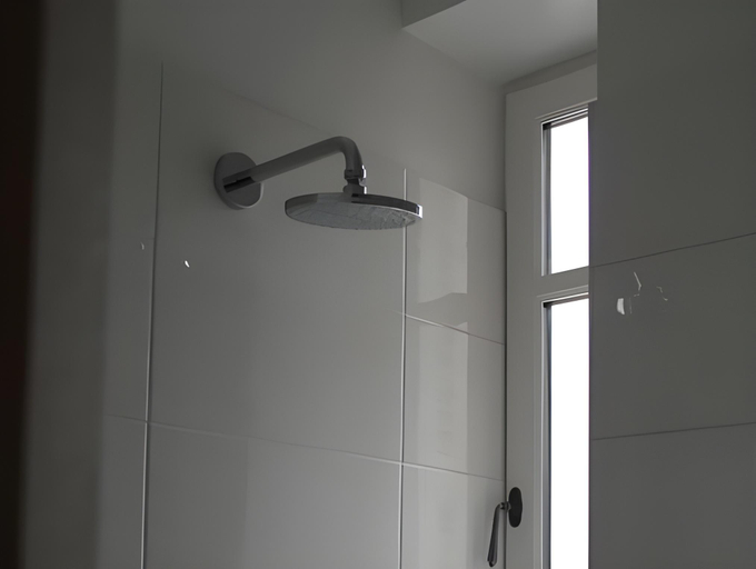 Bathroom 3, Les Bruyeres, Vendée