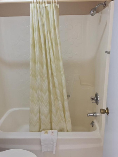 Bathroom 3, Budget Inn Motel, Crawford