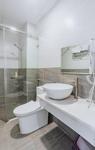 Bathroom 5, Lacami Dalat Hotel, Đà Lạt