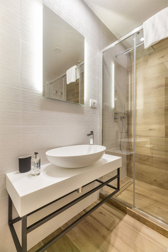Bathroom 5, Via Milano 52, Rome