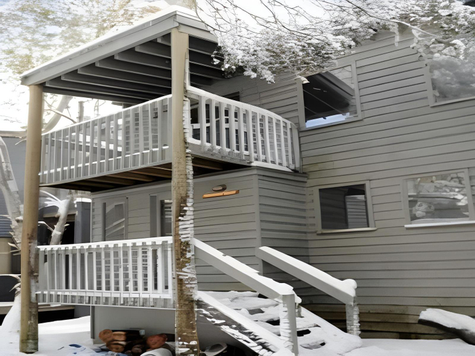 Others 3, Drovers Rest Chalet, Alpine - East