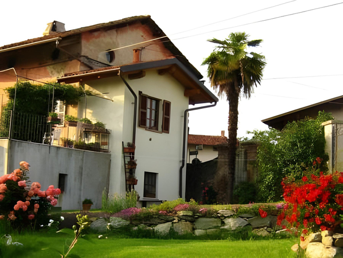Others 3, B&B Le Lune, Biella