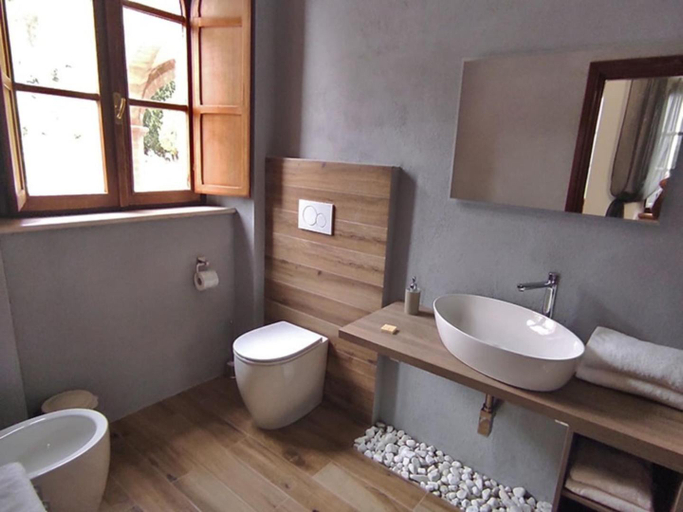 Bathroom 9