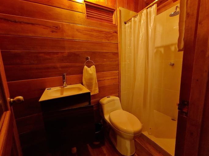Bathroom 3, La Mercedes Cattaleya Hostal By MH, Yumbo