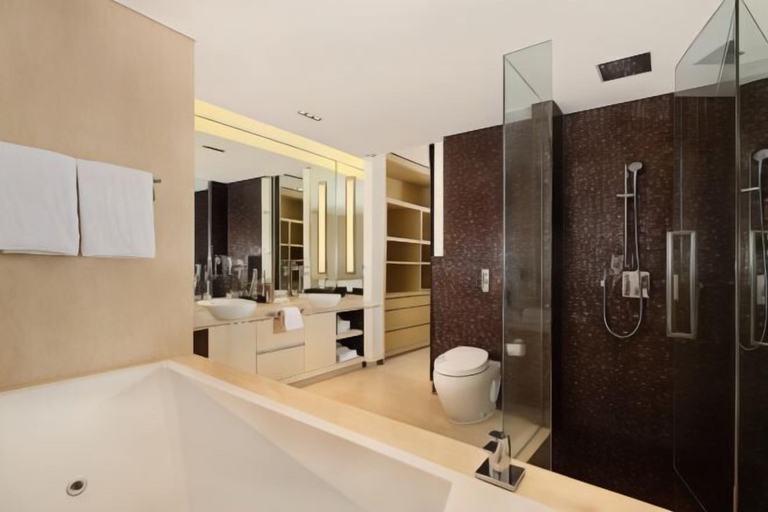 Bathroom 20