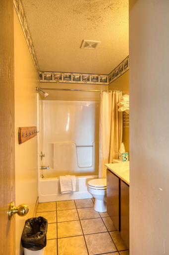 Bathroom 3, Lewis & Clark Resort, Yankton