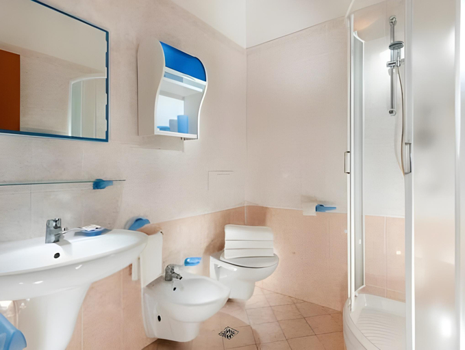 Bathroom 2, Residence Millennium, Rimini