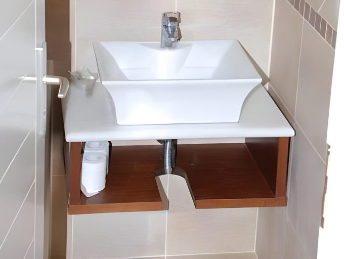 Bathroom 3, Ostria Village, South Aegean