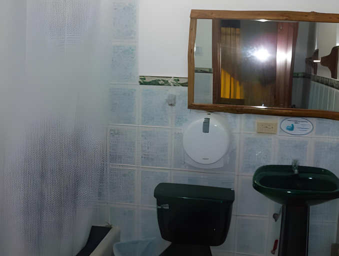 Bathroom 2, Hostal Las Palmas, Pastaza