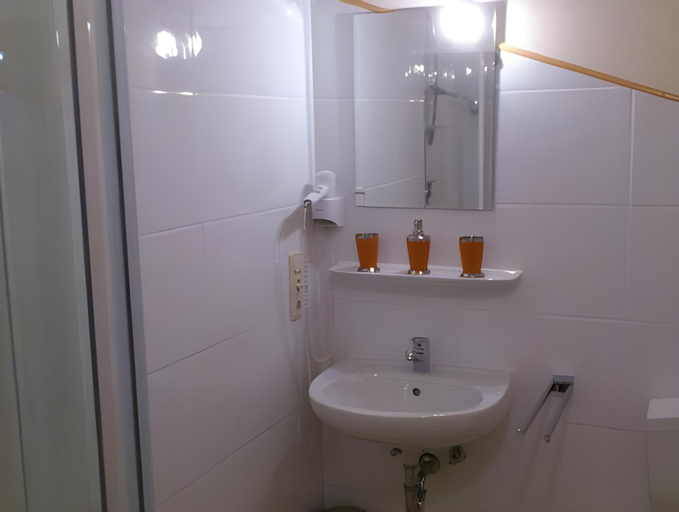 Bedroom 3, Eifel - Pension, Euskirchen