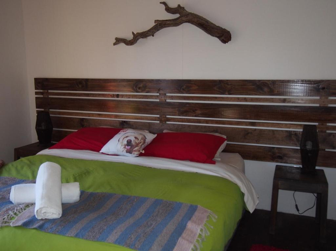 Others 3, Wild Hostel, Última Esperanza