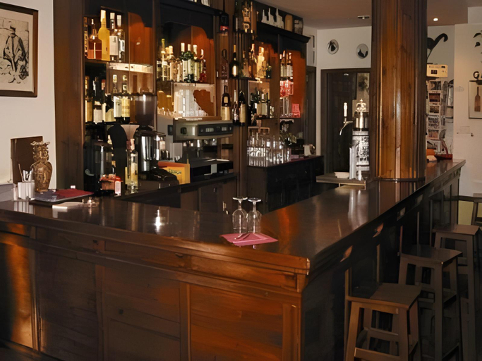 Others 3, Hotel Castillo d'Acher, Huesca
