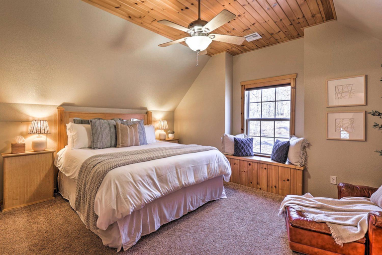 Bedroom 3, Pet-Friendly Grand Lake House with Dock and Kayaks!, Delaware