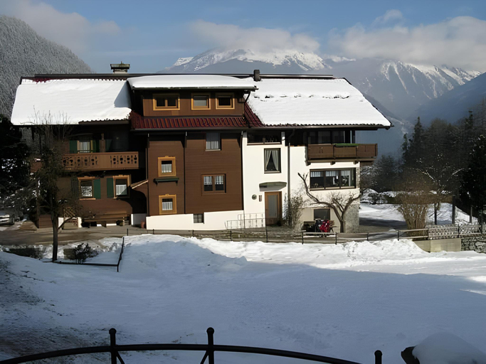Others 4, Haus Sonnegg, Schwaz