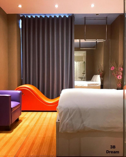 Bedroom 13