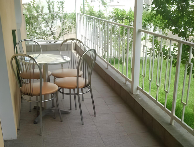 Others 5, Casa Raul, Tuzla