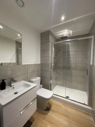 Bathroom 2, Amazing Views of the City, Trafford