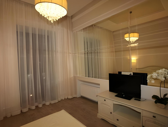 Others 2, Hotel Menshikov, Odes'ka