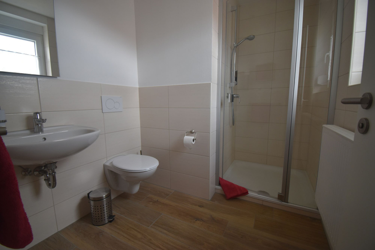 Bathroom 5, Gasthaus zum Hirschen, Weißenburg-Gunzenhausen