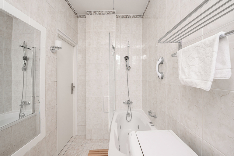 Bathroom, ShortStayPoland Dymińska B37, Warsaw