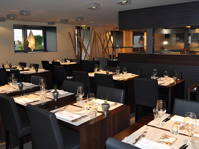 Food & Drinks 2, Marina Lachen, March