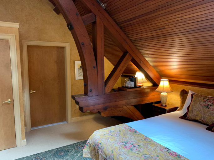 Bedroom 2, Belfry Inn and Bistro, Barnstable