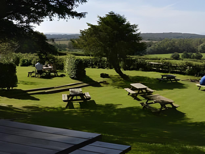 Others 3, The Griffin Inn, East Sussex