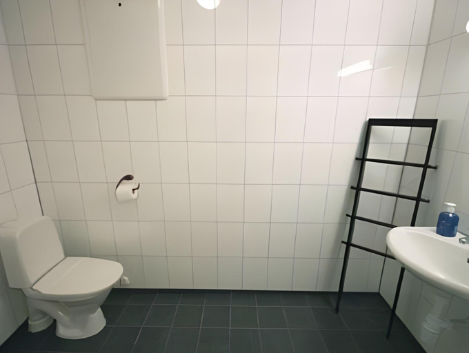 Bathroom 3, Parken Terrasse Apartment Hotel, Karmøy