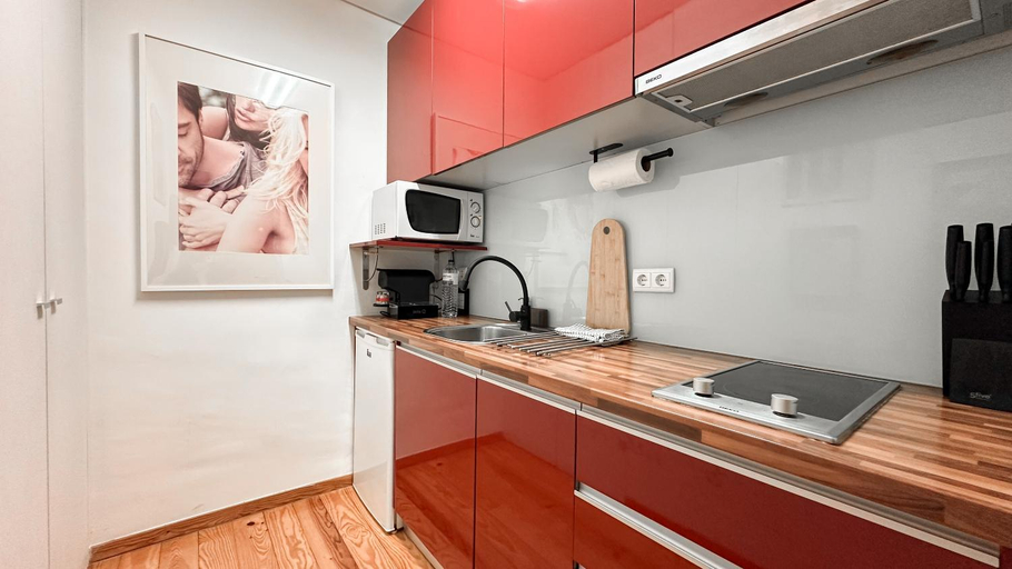 Others 4, Almada Apartments 468, Porto