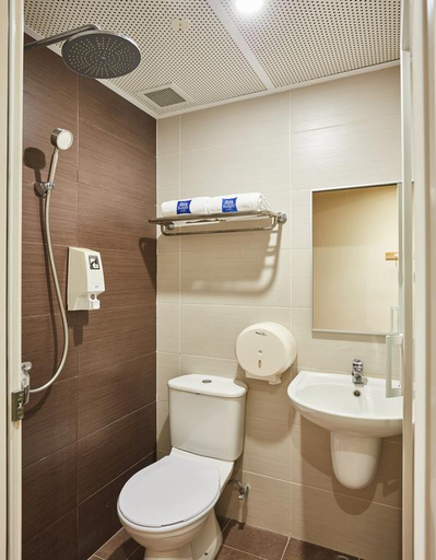 Bathroom 4, ibis budget Singapore West Coast, Singapore