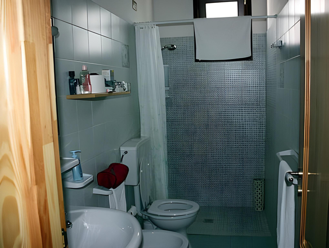 Bathroom 1, Residence Il Giunco, Lecce
