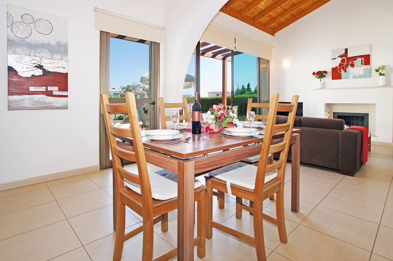 Others 3, Villa Louisa