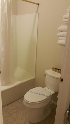 Bathroom 2, Cactus Tree Inn, Okanagan-Similkameen