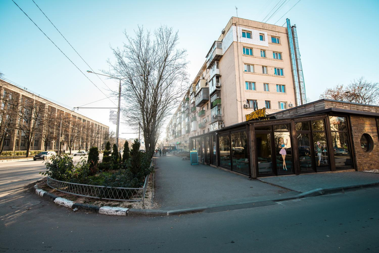 Food & Drinks 2, apartment metro 23 August, Kharkivs'ka