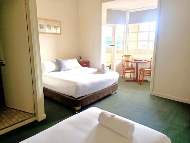 Bedroom 2, Knickerbocker Hotel, Bathurst Regional - Pt A