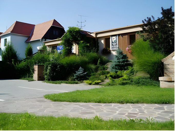 Others 5, Penzion U Vlku, Břeclav