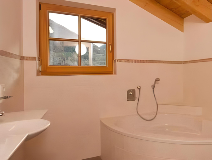 Bathroom 2, Andis Almdorf, Imst