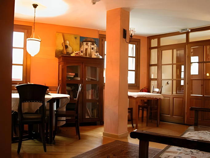 Others 2, Hostal Onki Xin, Navarra