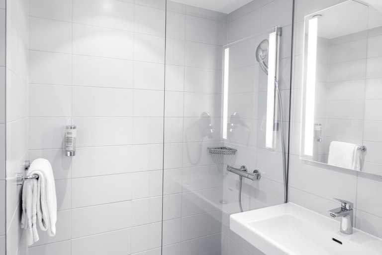 Bathroom 5, B&B Hotel Zürich East Wallisellen, Zürich