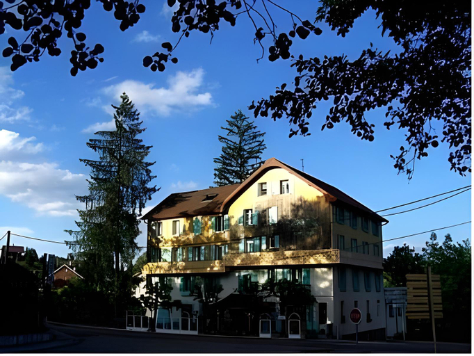 Others 4, Hotel Restaurant des Lacs, Jura
