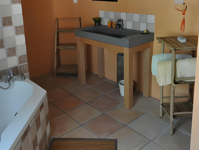 Bathroom 2, La demeure, Bouches-du-Rhône